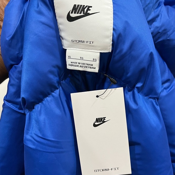 MEW NIKE MEN’S STORM-FIT WINDRUNNER PRIMA DOWN PUFFER COAT. - Picture 6 of 8